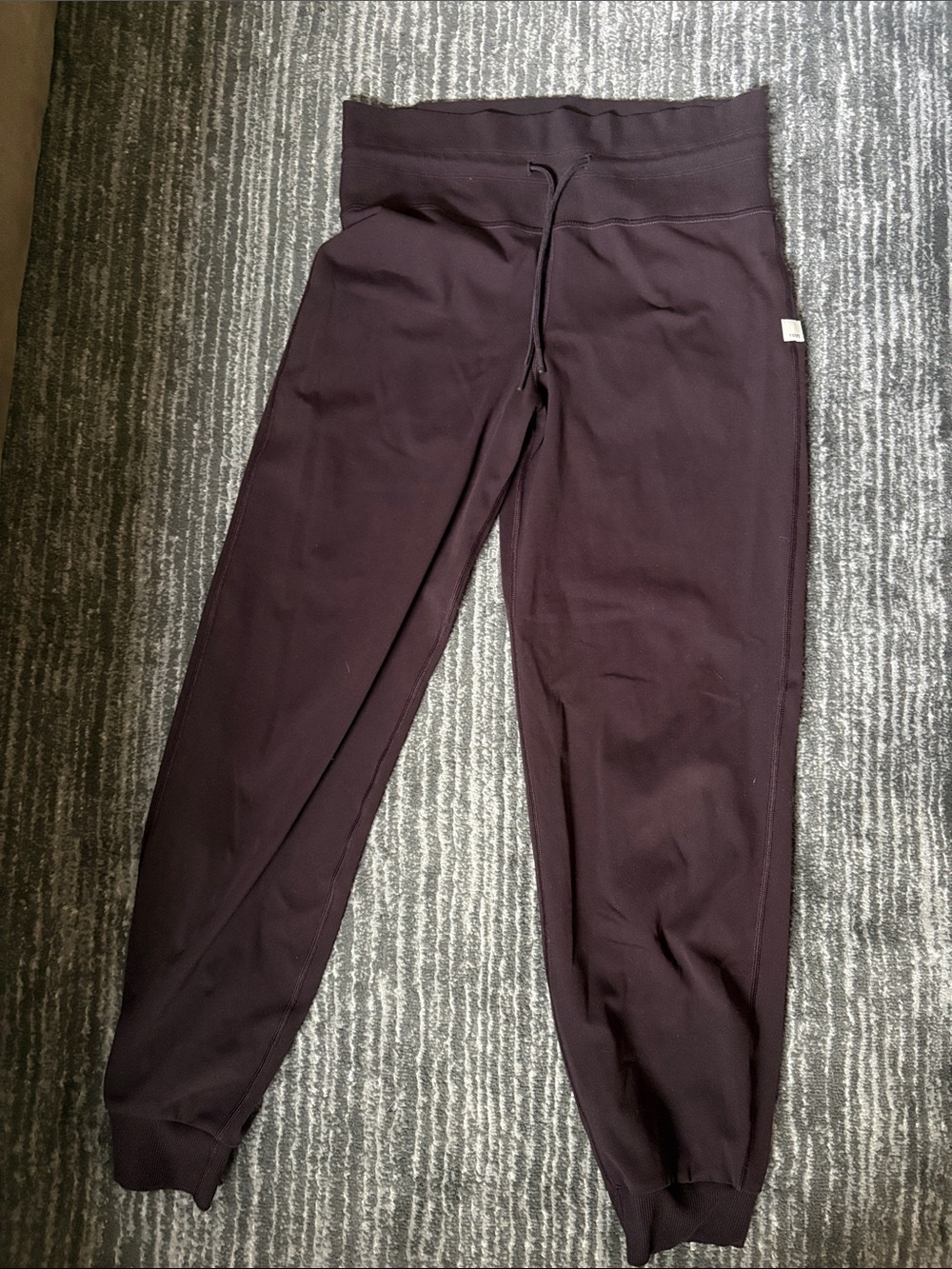 Vuori Kids High-Waist Jogger Pants in Dark Plum